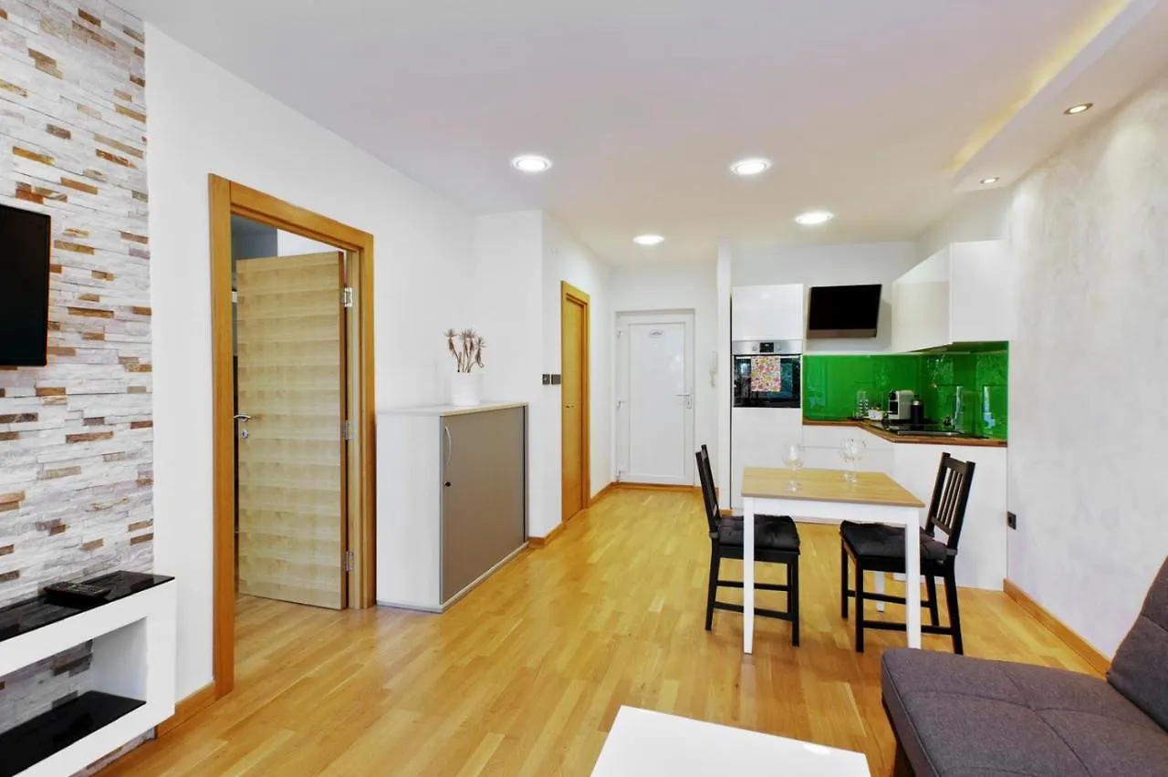 Schoenbrunn Luxury Apartment Vienna Austria